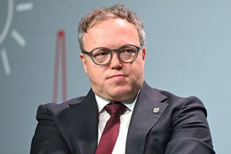 KI in der Politik - Warum Mario Voigt in der Kritik steht - Wurden mehrere Reden und Gastbeiträge von Thüringens Ministerpräsident Mario Voigt (CDU) mit Hilfe von Künstlicher Intelligenz (KI) erstellt? (Archivbild)