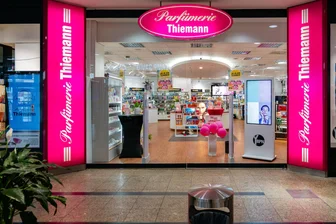 Ostdeutsche Parfümerie-Kette ist pleite - Alle Filialen der Parfümerie-Kette Thiemann kommen jetzt jetzt auf den Prüfstand - auch die im Kornmarktcenter in Bautzen.
