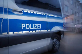 Zwei Autos bei Unfall in Werdau stark beschädigt - Die Polizei eilte zu einem Unfall in Werdau.