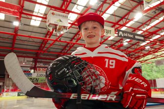 2019: Eishockey-Leidenschaft steckt die ganze Familie an - Elias Kubasch spielt in der neuen Saison im U9-Team des ETC Crimmitschau.