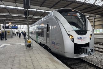 Ausfälle und Verspätungen bei RE 6 und S 5: Das war der Grund - Sowohl Reisende der Linie RE6 (Foto) als auch der S-Bahn-Linien S5 und S5X waren am Dienstag von einem Notarzteinsatz betroffen.
