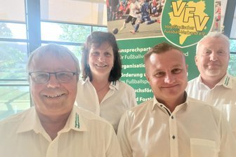 Der Fußball im Vogtland hat einen neuen Chef – und der kommt aus Werda - Das neue Präsidium des VFV, von links Vizepräsident Jens Bienert, Schatzmeisterin Anett Schmidt, Präsident Denny Pommer und Vizepräsident Gunter Schwab.