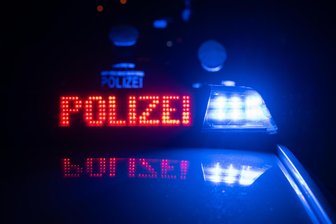 Detonation vor Wohnhaus in Annaberg-Buchholz löst Polizeieinsatz aus - Die Polizei ermittelt zu einer Detonation in Buchholz.