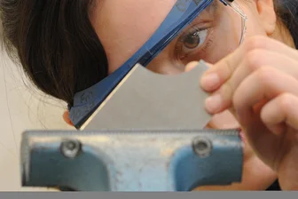Dritter Monat in Folge: Positive Arbeitsmarktentwicklung im Erzgebirge - Aktuell stehen 578 freie Ausbildungsstellen zur Verfügung. Agenturchefin Hartrampf-Hirschberg will Jugendliche und Betriebe zusammenbringen.