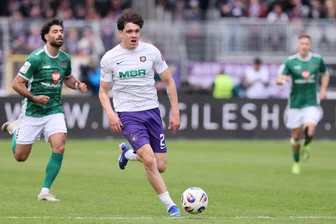 Erzgebirge Aue verlängert mit Rechtsverteidiger – ein Mittelfeldspieler geht - In Schweinfurt stand Maxim Burghardt erstmals nach 13 Monaten wieder auf dem Rasen.