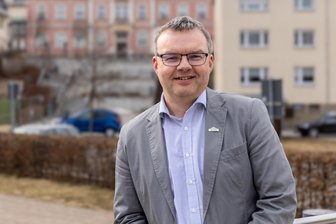 Erzgebirge: Wo auf dem Wunschzettel an den Bürgermeister ein Bonbon-Automat steht - Silvio Wagner, der Amtsinhaber, kandidiert zur Bürgermeisterwahl am Sonntag in Bärenstein erneut für den Chefposten in der Gemeinde. Konkurrenz hat er dieses Mal nicht.