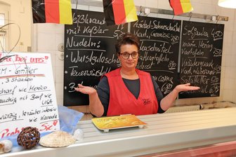 „Katastrophe“: Händler schlagen wegen Baustellen auf Zwickauer Bahnhofstraße Alarm - Viele Kunden rufen erst bei Sibylle Gronitz von der Fleischerei Pfeifer an und fragen, ob sie mit dem Auto überhaupt zur Filiale kommen.