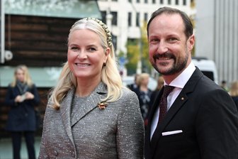 Lungenfibrose – manchmal hilft nur eine Transplantation - Die norwegische Kronprinzessin Mette-Marit und Kronprinz Haakon besuchten 2024 Deutschland. (Archivbild)