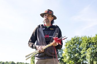 Magische Stöcke und Handballfans im Wald: Sieben Dinge, die das Heavy 24 in Rabenstein neben der Strecke ausmachen - Alex Liebers ist einer der „Heavy-Macher“. Seit Montag ist er mit den Aufbauarbeiten beschäftigt, am Donnerstag geht es mit einer Party los.