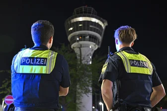 Nach Feueralarm verlängerter Flugbetrieb in München - Ein defektes Bauteil sorgte für den Feueralarm im Münchner Tower.