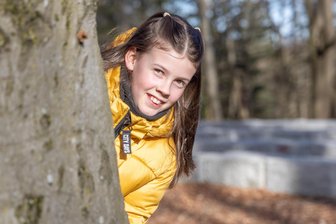 Neues Oberhaupt im Erzgebirge: Kinderbürgermeisterin tritt Amt an - Gymnasiastin Ella Hartmann hat selbst ihre Eltern überrascht, die sie als eher zurückhaltend beschreiben. Sie ist nämlich Thums Kinderbürgermeisterin.