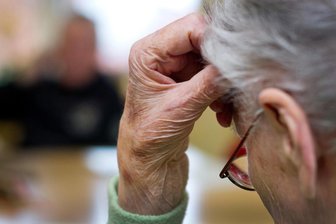 Starker Anstieg von Demenz in Sachsen prognostiziert - Ab 65 Jahren steigt das Demenzrisiko erheblich an.