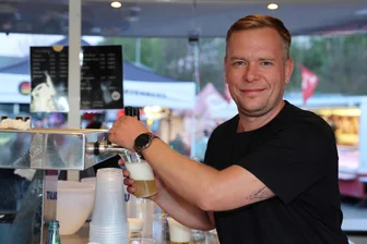 Streetfood-Festival in Auerbach: Diese exotischen Speisen holt ein Erzgebirger ins Vogtland - René Kießling ist Organisator des Streetfood-Festivals, das am Wochenende in der Auerbacher Innenstadt mit Speisen aus der ganzen Welt aufwartet.