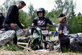 Trialsportler aus dem Erzgebirge hat erst den Tod vor Augen – und jetzt den Erfolg - Am Samstag hatten Martin Herrling und die anderen Teilnehmer drei Runden auf neun Sektionen zu absolvieren, am Sonntag wartete noch eine Sektion mehr.