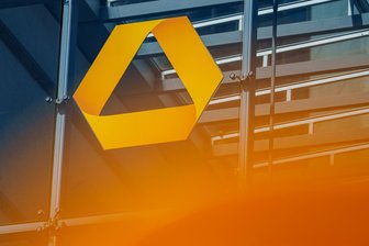 Unicredit steigert Commerzbank-Anteil auf über ein Drittel - Seit dem Einstieg der Unicredit im September 2024 wehrt sich die Commerzbank gegen eine Übernahme durch die Italiener. (Archivbild)